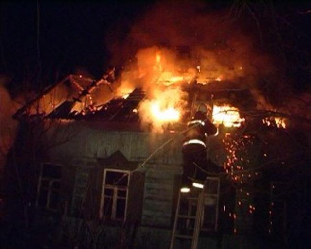 Пожар в частном нежилом доме в Боковском районе